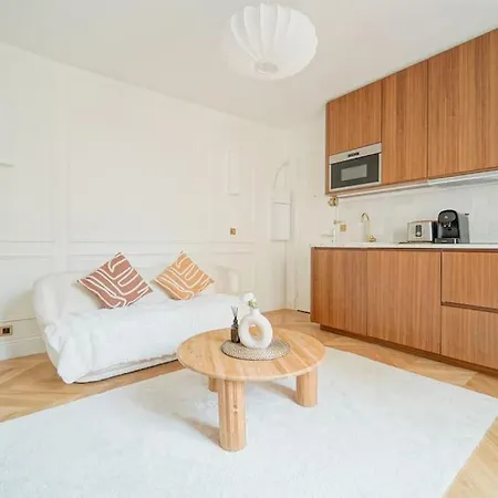 Appartement T2 Luxueux Invalides 2 Voyageurs *
