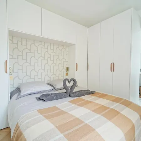 Appartement T2 Luxueux Invalides 2 Voyageurs